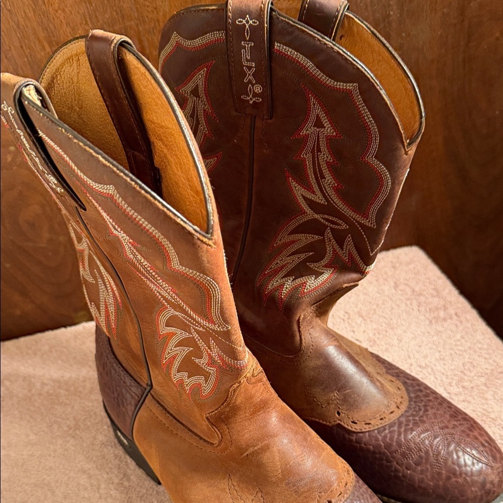 Tony Lama Red-Brown Embroidered Western Heeled Boots - Picture 14 of 16
